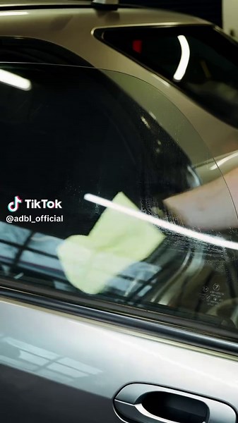 ADBL Yellowstone 🤯 which means a double-sided towel that works! No streaks and no constantly changing microfibers when cleaning glass. ADBL Yellowstone is a game changer. ✨ The waffle side cleans stubborn dirt, and the smooth side polishes to crystal clarity. All in one, zero streaks! In a duo with ADBL Glass Cleaner Ultra, it's an absolute must-have. 😊 __________ ADBL - look for it in the best detailing stores 🔍 #ADBL #Yellowstone #GlassCleaner #cartok