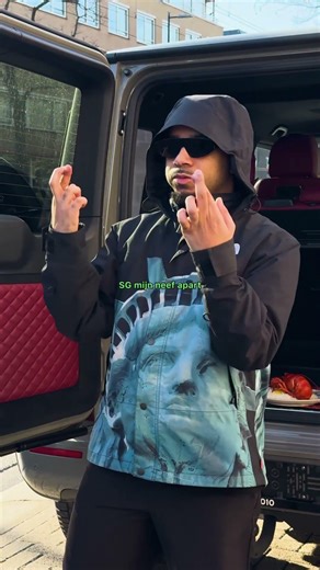 Zij weet Qlas is 🇮🇷, eten rijst met LAVĀSHAK! 👀🍚