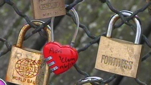 Famous 'Locks of Love' Bridge Collapses in Paris