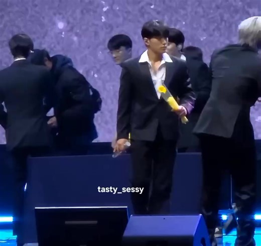 Mingi's Hilarious Moment with Wooyoung: ATEEZ Fun