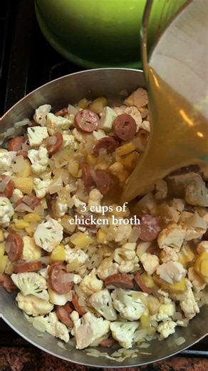 One-pot smoky sausage, potato, & cauliflower soup #easyrecipes #healthydinner