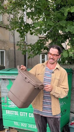 In Bristol, food waste typically goes to anaerobic digestion in Avonmouth. That system: • recovers energy • reduces methane emissions • manages large volumes efficiently Community composting does something different: • returns nutrients locally • builds soil biology • strengthens short, visible loops This isn’t about which is better. It’s about understanding what each system is built to do. That understanding is system literacy. 📷 Read more on our blog: What Actually Happens to Your Food Waste 