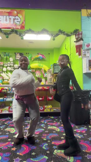 Make ya feet be flat with my girl @Nay_Neezyyy ☺️🔥❤️. #fyp #dance #challenge #trending #vibeswithkk