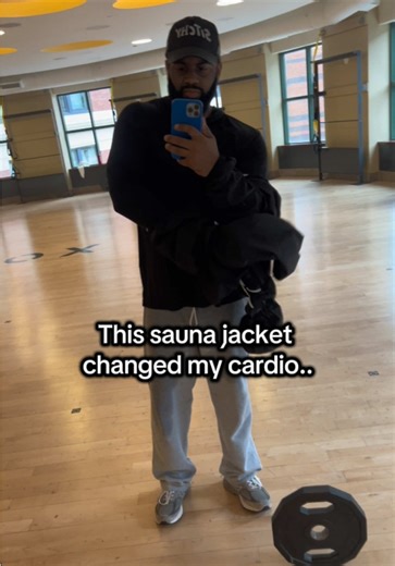 This sauna jacket turns a normal 🏃🏽‍♂️cardio session into a sweat factory.💦💦💫 More sweat.💦 More intensity. More focus. -If you’re serious about pushing your limits, I put it in the orange cart fo you 💫 #fitnessmotivation #weightlosstips #cardioworkout #sweatitout #disciplineovermotivation
