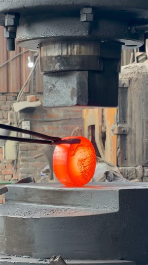 Forging Process With Incredible Skill Makes A Round Hard Metal Die Plate By Pneumatic Hammer Machine