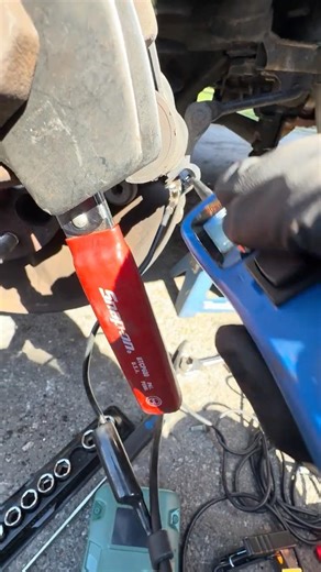 👉 “No Brake Tool… Still Got It Done 😳”