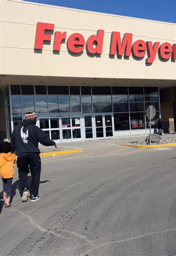 Exploring Fred Meyer: A Unique Shopping Experience