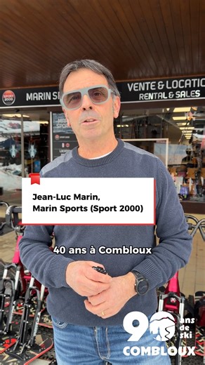 90 ans de ski à Combloux, une histoire à (re)vivre ensemble ! 🎿 Depuis 1935, le ski façonne l’identité de Combloux et se transmet de génération en génération. Jean-Luc Marin en est un bel exemple : il a repris Marin Sports (Sport 2000), le magasin fondé par ses parents en 1960, et le fait vivre depuis plus de 40 ans au cœur de la station. Pour célébrer ces 90 ans, l’Office de tourisme de Combloux invite chacun à partager ses souvenirs de ski : une anecdote, un moment marquant, un témoignage en 