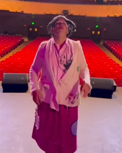 Visalia Ca. una vez más GRACIAS, GRACIAS, que chingón público, hasta la próxima ❤️😘🙏 @visaliafox @q_valencia #chuperamigos #gracias @tizocvalencia | La Chupitos