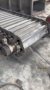 The scale plate conveyor is a reliable choice for conveying high-temperature and heavy-duty materials, with solid structure and high efficiency, but attention should be paid to regular maintenance and installation accuracy. # Scale conveyor https://wa.me/861733021666 https://en.30ap.com #ConveyorBelt #ConveyorRoller #ConveyorDrum #ConveyorIdler | China. Conveying equipment factory