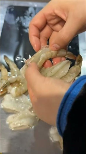 Shrimp Cutter, shrimp cutting machine, prawn cutter, prawn cutting machine, shrimp peeler, shrimp