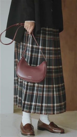 揺れる柄が主役。sosotto のプリーツスカート #sosotto #ソソット #スカート #タータンチェック #秋冬コーデ #大人カジュアル #2025aw #ootd