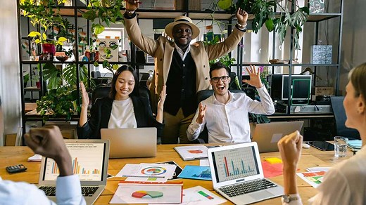 20  Work Anniversary Messages For Coworkers, And Employees | Herzindagi