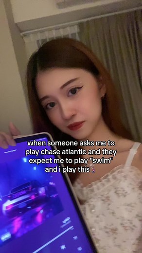 Falling by Chase Atlantic: A Captivating Performance