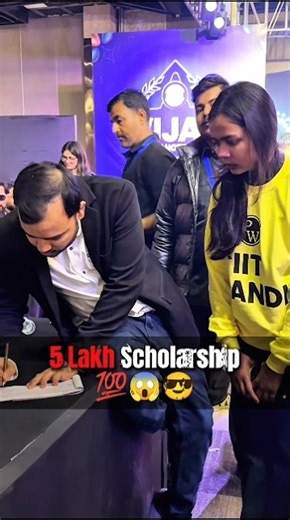 5 Lakh Scholarship😱|| Ft Alakh Pandey!! #physicswallah #alakhsir #ytshorts