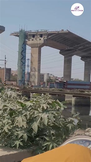 Delhi Mumbai Expressway Box Girder Bridge | Mega Project India 🇮🇳 . . . #BoxGirderBridge #DelhiMumbaiExpressway #BridgeConstruction #CivilEngineering #MegaProjects #IndianInfrastructure #ConstructionSite #HighwayEngineering #reinforce | 𝐑𝐄𝐈𝐍𝐅𝐎𝐑𝐂𝐄
