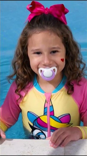 BABY VALENTINA learns safety rules and good behavior at the pool 🏊‍♀️ #baby
