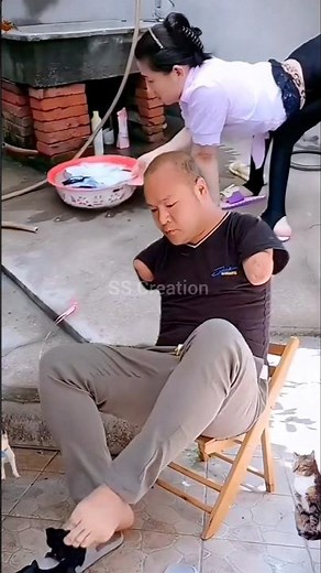 Armless Man And Women | New YouTube Shorts Video#shorts#disabled#viralvideo