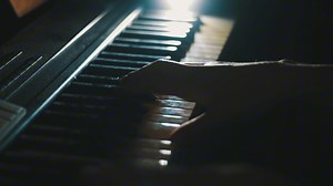 【舒缓钢琴ASMR】温柔静谧舒缓轻音律+触动心灵的治愈和弦丨白噪音轻音乐助眠放松冥想治愈工作学习催眠减压