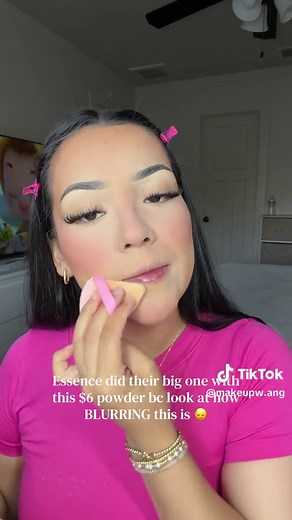 Another affordable powder to my top favs of powders 😅 literally smoothed/blurred so good @essence.cosmetics #settingpowder #loosepowder #concealer #affordablemakeup #makeup