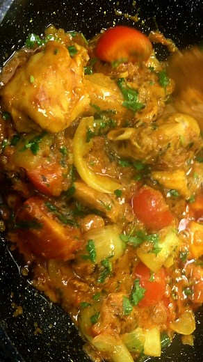 Chicken dopiaza is a classic Indian curry made with caramelised onions, fragrant spices, and marinated chicken. 📖 Full Written Recipe Here: https://www.cookwithnabeela.com/recipe/chicken-dopiaza/ 🎥 Recipe Video: https://youtu.be/KEDdwzXbauo | Cook with Nabeela