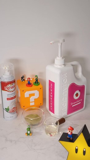 🍓 🍵= It’s-a-me, Mario Bros Smoothie! Game on with this creamy matcha & strawberry swirl slush topped with whipped cream. 📌 Learn the more recipe: www.hojalicious.com/recipe #supermariodrink #viraldrink #matchasmoothie #SuperMarioDrinks #GameThemedRecipe #Nintendo | Win Win Foods