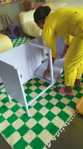 oh my gawd 👷🏾‍♀️🛠 #diy #furniture #locker #howto #interiordesign #homedecor #homeimprovement #buildityourself