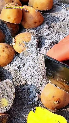Cutting potatoes using a super sharp knife #shorts