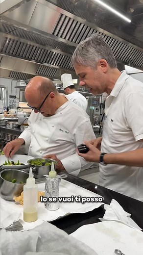 Andrea Falcioni | Perito Gemmologo e Bocciatore on Instagram: "A cena da Heinz Beck 3 stelle Michelin VS gioco delle 3 carte Heinz Beck, Guido Caldarelli e Andrew tra cucina gemmologia e fisica #diamondiamond #heinzbeck #gemme #gioco #cucina #indovinello #fisica #game"