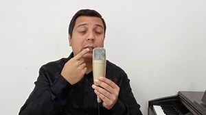 57K views · 2.2K reactions | Algunos consejos para CANTAR CON MICRÓFONO dale play  y lo platicamos | Alejandro Navarro Música | Facebook