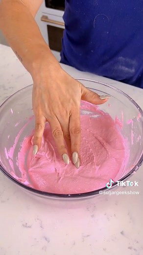 After many many tries, I finally found a recipe that worked!! I’ve now baked this recipe at least 50 times and none have failed! #italianmacarons #frenchmacaron #macaron #macaronrecipe #sugargeekshow