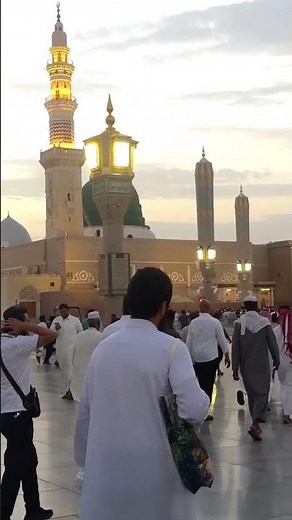 Walking to Congregational Prayer at Al-Masjid An-Nabawi | Answering the Call to Salah