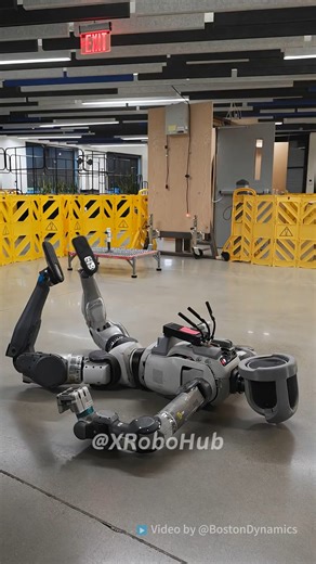 RoboHub on Instagram: "🔥INSANE! #Atlas Moves Like a Contortionist! 🤖 #BostonDynamics Engineer Explains. #humanoid #AI #robotics A Boston Dynamics engineer explains it’s not for show—it’s a carefully choreographed self-diagnostic routine. A human would never think about it, but a robot could totally step on its own arm when getting up. Atlas’s bizarre stand-up maneuver allows it to run a full sensor check in a safe pose, ensuring its limbs are in a good location and everything is 