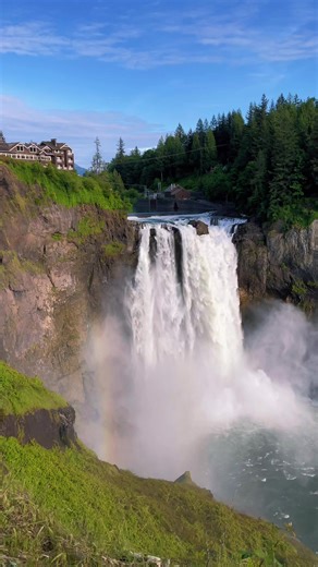 Exploring Snoqualmie Falls: A PNW Adventure