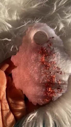 physical class 25k, online class 10k. #resinpour #resinart #fypシ゚viral #fyp #enterpreneur #trendingvideo #capcut #enuguresinart #glamourbymoda #giveaways