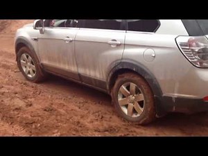 Chevrolet captiva off road en barro