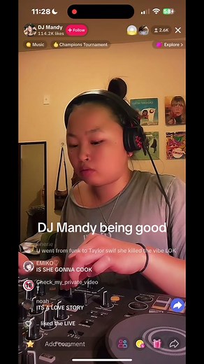 Enjoy some clips from DJ Mandy’s live last night of her actually being good #djmandy #dj #ohshit #fyp #music #djmandymixes #mandydj