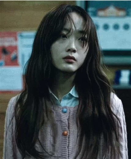 the star of season 2. [cc: 2000slegend / scp: lbscsnes / effects: matvelts] #allofusaredead #allofusaredeadedit #leenayeon #leenayeonedit #palumbo ALL OF US ARE DEAD SEASON 2 LEE NA-YEON HIGH QUALITY EDIT
