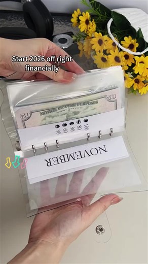 Make saving easy in 2026 with a challenge binder #savingschallenge #money #moneytips #newyearnewme #savemoney