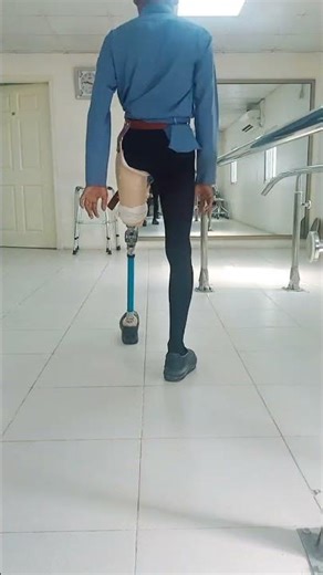 Trans femoral amputee walking 🦾🦿 #prosthetics