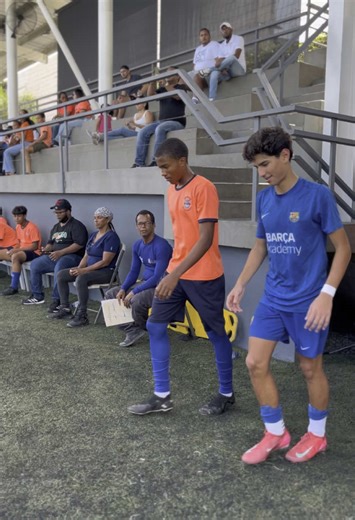 Inicio del Partido U17: Barça vs Atl Los Villanos