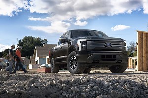 First Look: 2022 Ford F-150 Lightning Pro