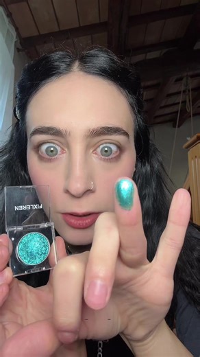 Tutorial di Make-Up: Ombretto Turchese