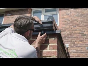Installer gutter and downpipe on a lean to - GreyRoof 10 | ConservatoryLand