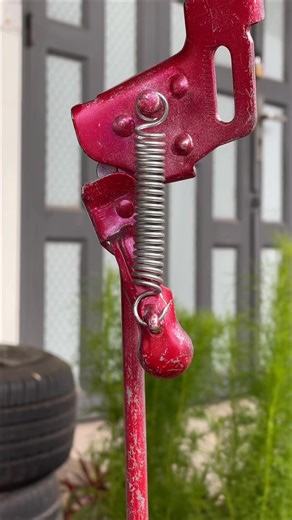 Tuan CT on Instagram: "A simple idea to remove a spring. #diy"