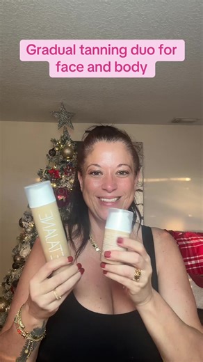 Gradual tanning duo for your face and body. It’s very low maintenance and it provides a natural glow in tan. It’s a buildable tan as a deepens with each application. It smells amazing and it’s sheet/clothing, friendly as it does not stain. #tan #lotion #gradual #glow #skin
