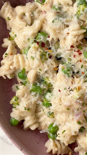 Did you grow up loving Tuna Helper? Try this healthier homemade version from @‌thedailykale for a more nutritious upgrade to this cozy childhood classic. #regram #wildplanet #tunarecipes #cannedtuna #tunahelper #tunapasta | Wild Planet Foods