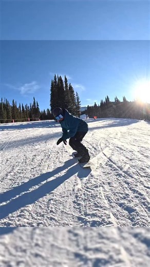 Flex test on the CAPiTA Mega Death 💀 Long term review is live on YouTube for all the feedback on this incredible snowboard @capitasupercorp Do you think the construction and performance justifies the price tag on this one? Check the review for my take | Board Archive