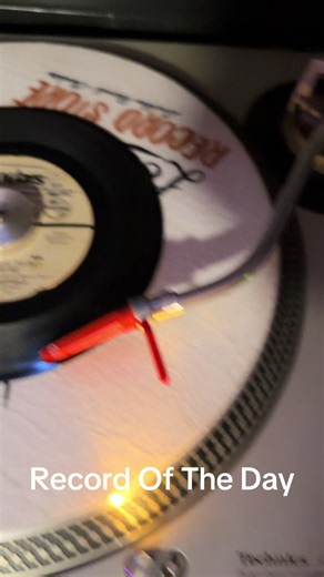 Dusty Springfield — You Don’t Have to Say You Love Me Original Philips radio-only promo 45. Pure heartbreak, pure class. #RecordOfTheDay #Vinyl45 #SoulClassic #Promo45 #DustySpringfield