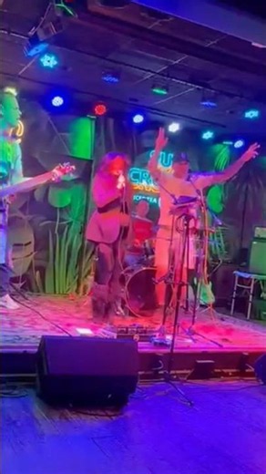Spiderwebs cover song by‪@UndertheCoversdelco‬​⁠ ‪@GaugeGirlSings‬ at The Reef 🎶🔥